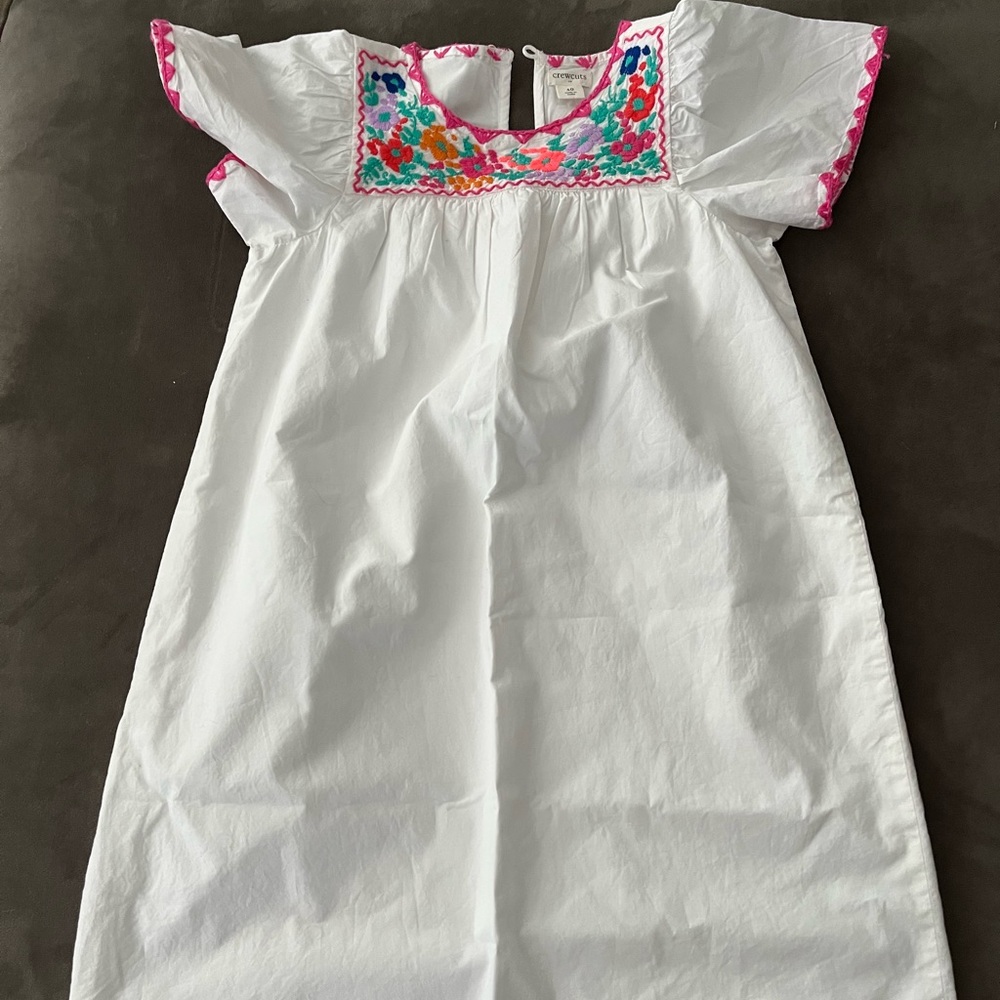 Girls NWT embroidered dress. Crewcuts